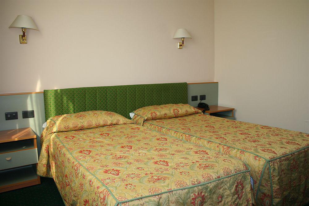 Rege Hotel San Donato Milanese Zewnętrze zdjęcie