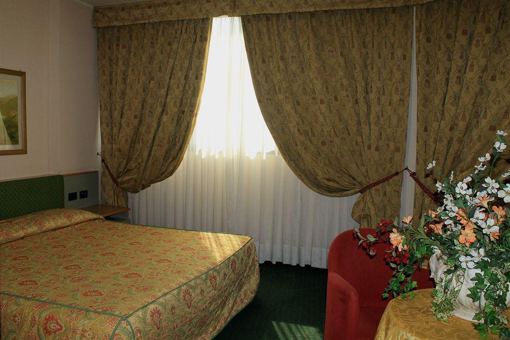 Rege Hotel San Donato Milanese Zewnętrze zdjęcie
