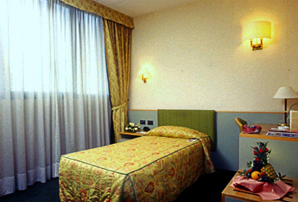 Rege Hotel San Donato Milanese Zewnętrze zdjęcie